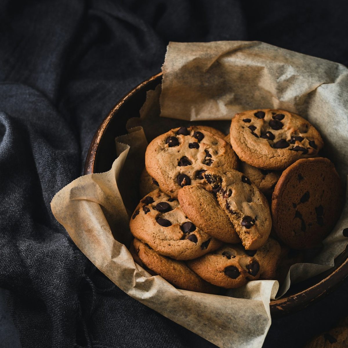 Roasted Pistachio Cardamom Shortbread Tin