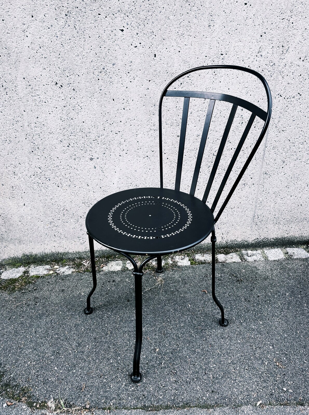 Cantilever Wire Chair
